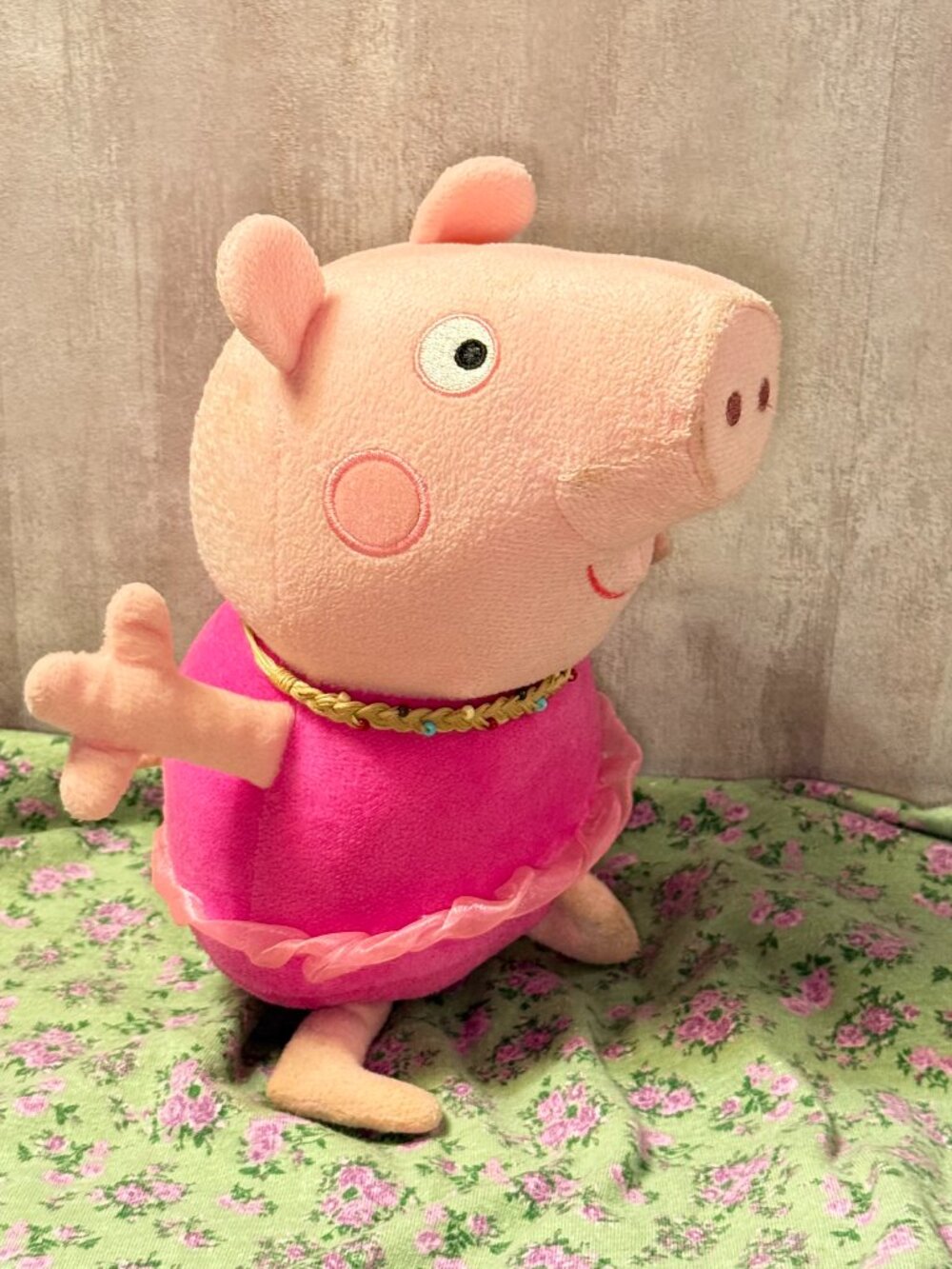Peppa Pig 8" Plush Just Play 2022 Pink Dress Necklace Stuffed Animal Toy Hasbro